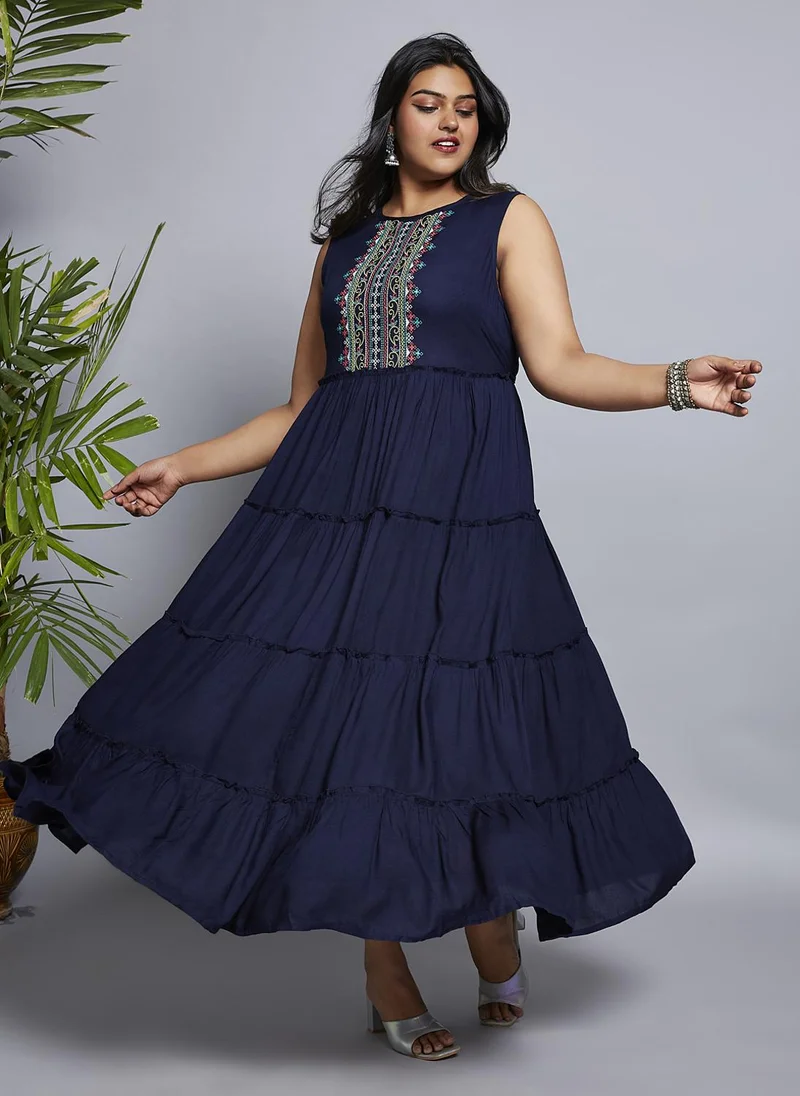 جلو باص فستان ماكسي نسائي مطرز بياقة مطوية مقاس كبير